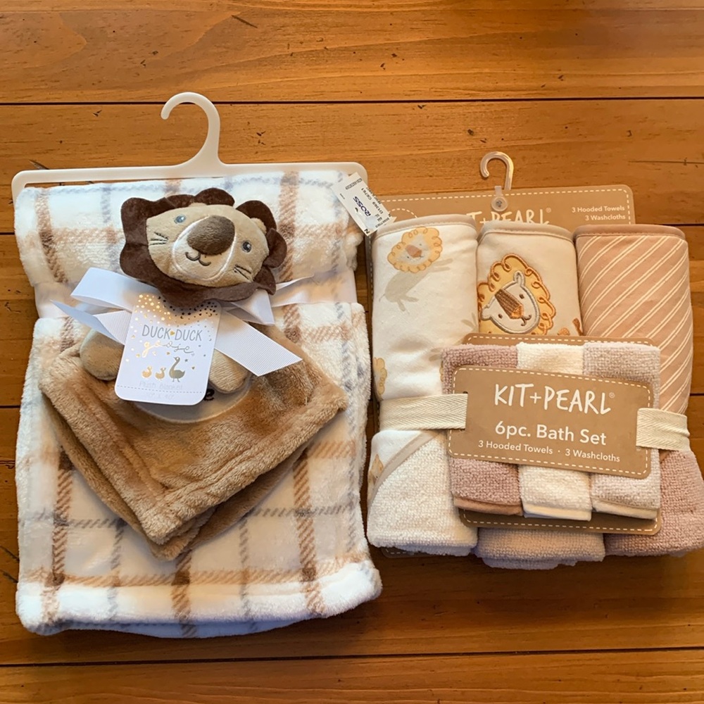 2 CUTE Sets For Baby - Blanket, Lion Snuggle Buddy, Hooded Towels & Washcloths